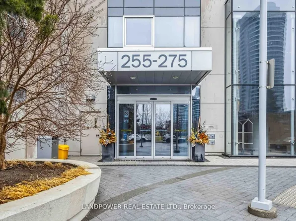 255 N Village Green Sq #708, Toronto, ON M1S 0L7