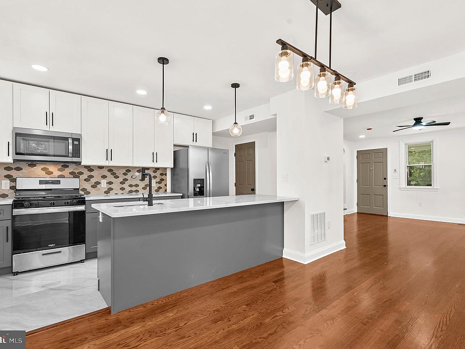 1st image of 208 Burke Ave