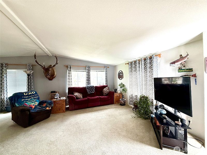 5th image of 411 E Pearson Street