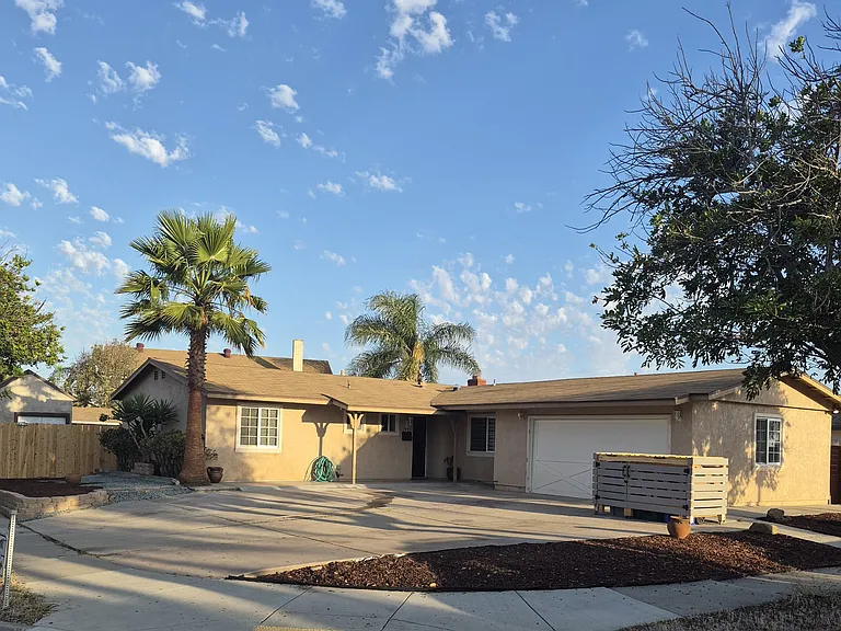 592 Palmwood Dr — Photo 32