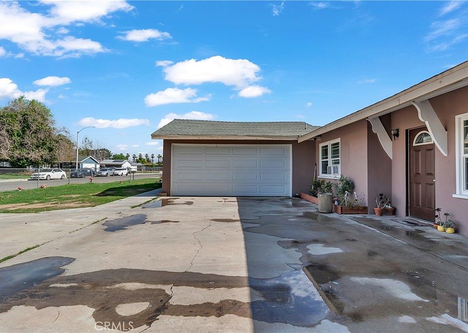 a.kamome ③ 6248 Rustic Ln, Riverside, CA 92509 | Zillow