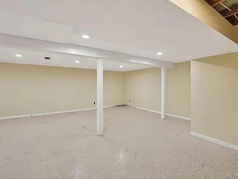 15226 Everly St — Photo 22