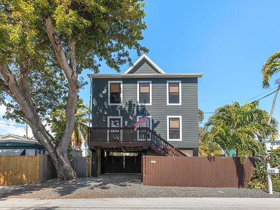 2nd image of 5 El Monte Ln