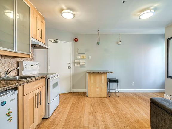 4th image of 198 Dunn Ave Suite 301