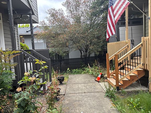 5th image of 17385 SW Carson Ct