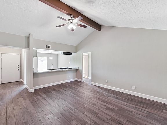 5th image of 1002 Kensington Dr