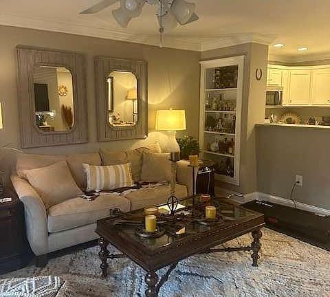 3rd image of 490 Barnett Shoals Rd APT 411