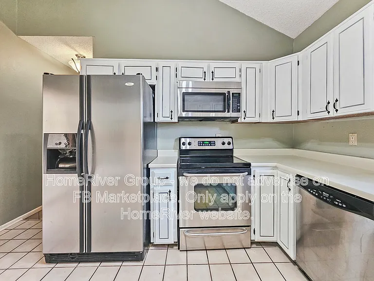 8823 Wellesley Manor Dr — Photo 9