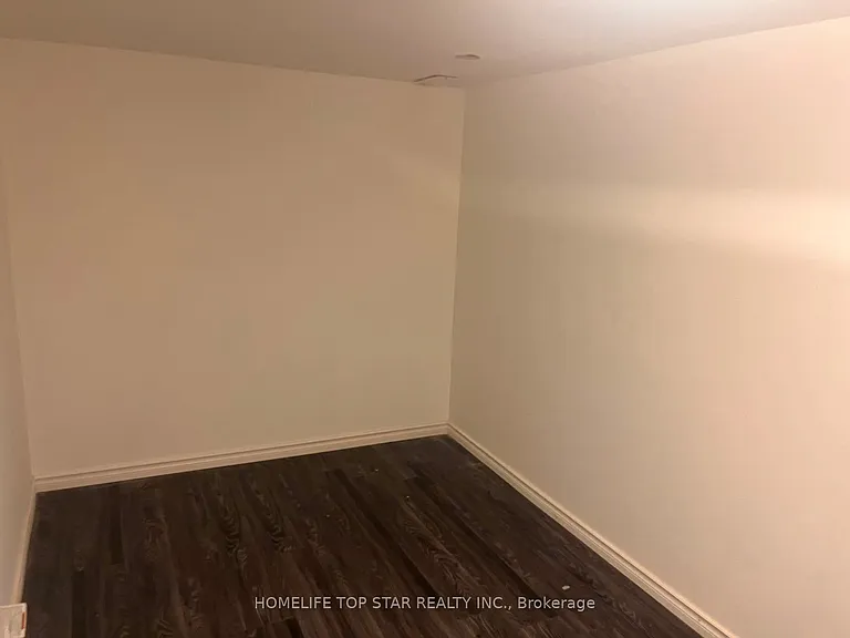 425 Stevenson Rd N — Photo 8