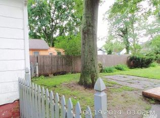 66 Old Commack Rd, Kings Park, NY 11754