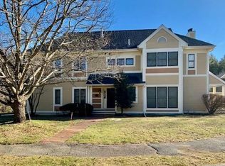 92 Commonwealth Rd #C, Wayland, MA 01778