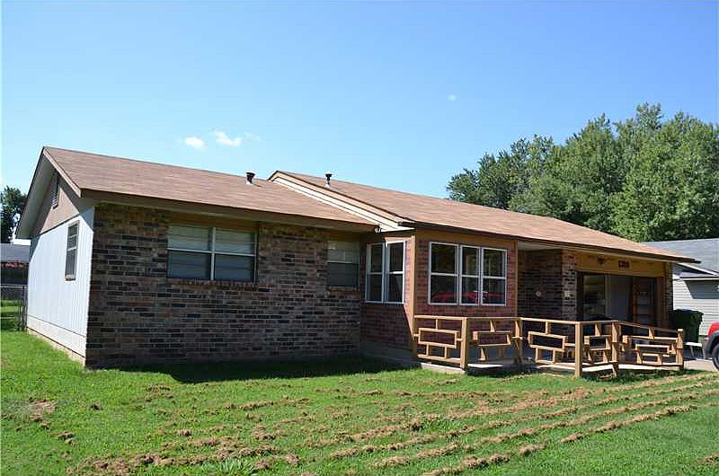 1st image of 1310 Forest Dr