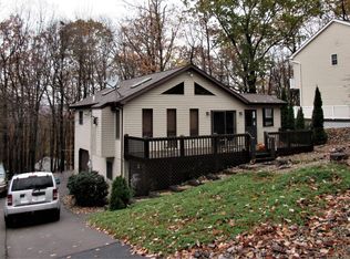 286 Snow Valley Dr, Drums, PA 18222