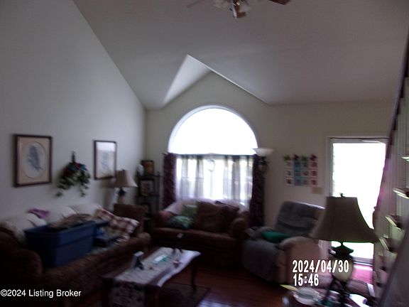 5th image of 206 Zelcova Dr