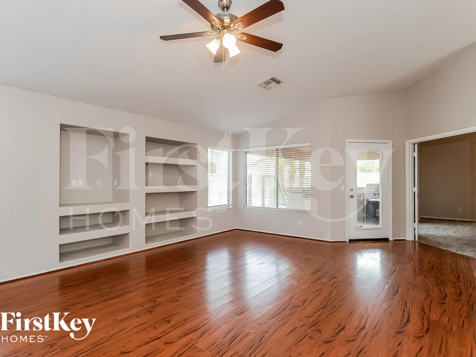 3 bed, 2.0 bath, 1679 sqft, $2,430 — Photo 3