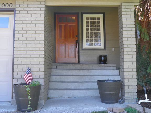2nd image of 1000 Grenz St