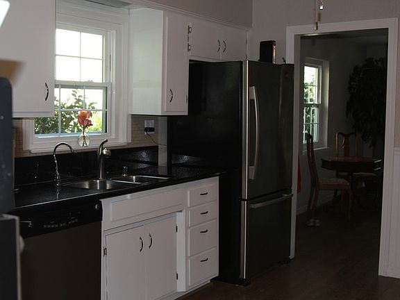 4th image of 516 Royer St