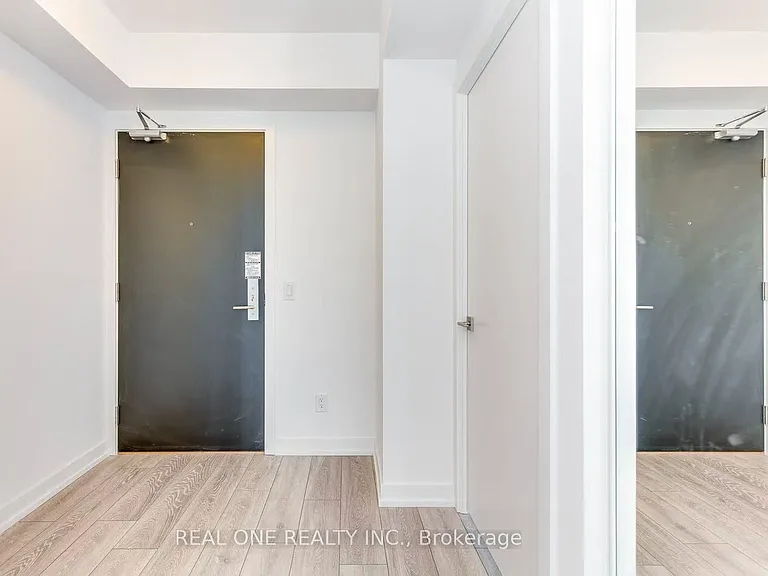 159 Wellesley St E #1708-1 — Photo 25