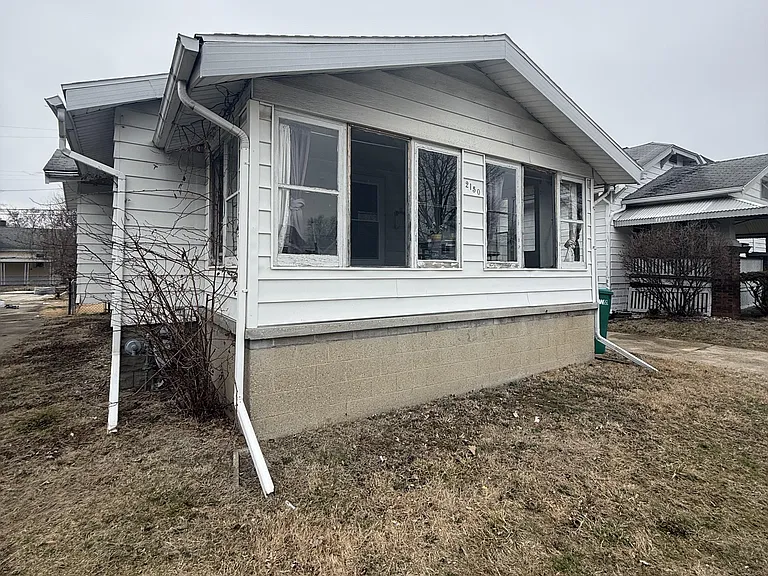 2150 E Clay St — Photo 1