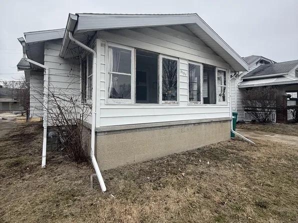2150 E Clay St, Decatur, IL 62521