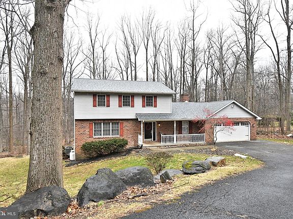 4th image of 9 White Oak Dr