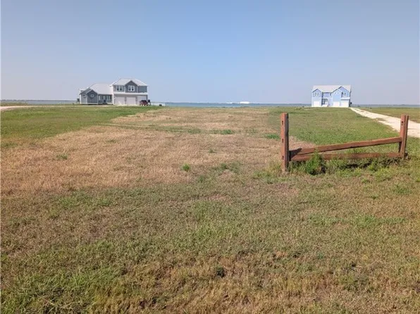 1623 Cape Velero Dr, Rockport, TX 78382