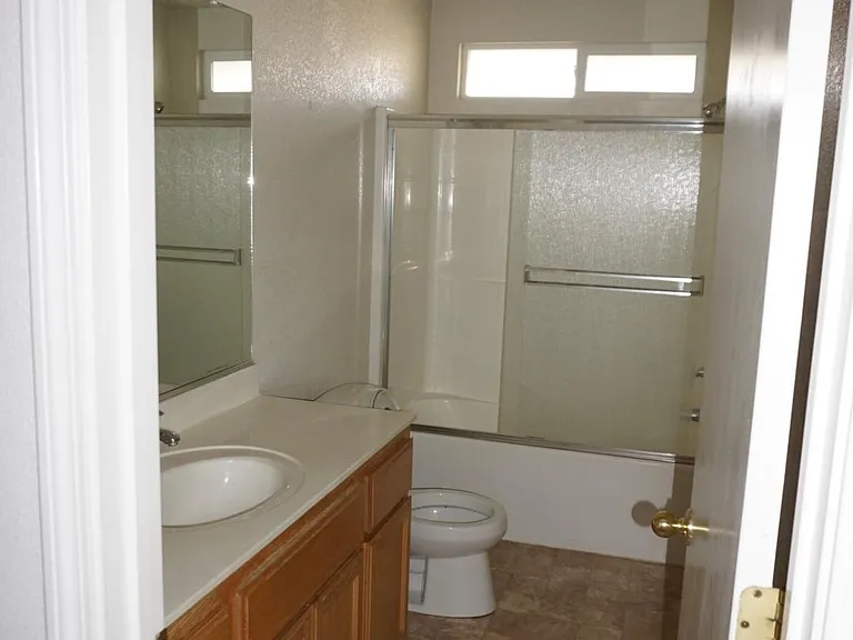 1914 S Sinclair Ave — Photo 15