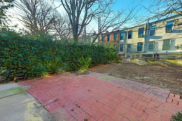 Rented by Compass | media 13