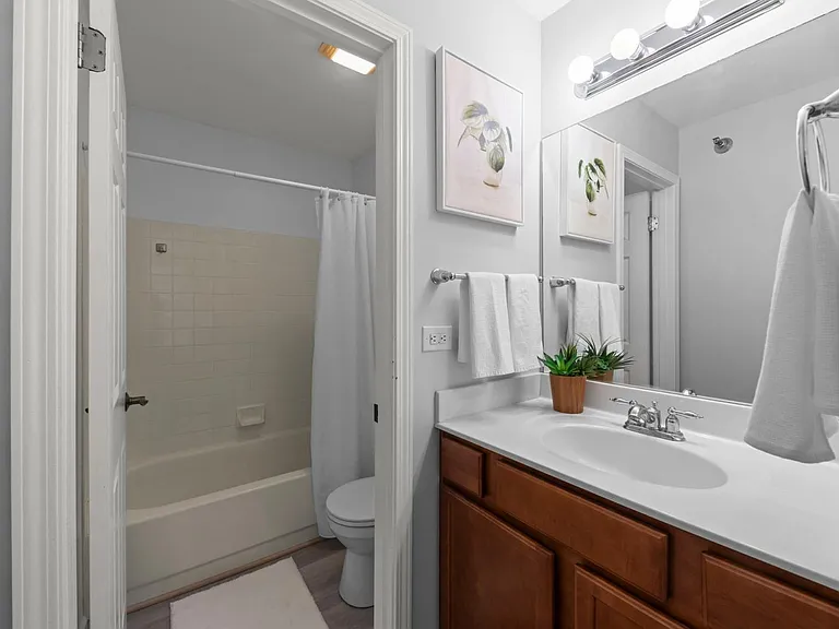 208 Glengarry Dr #302 — Photo 13