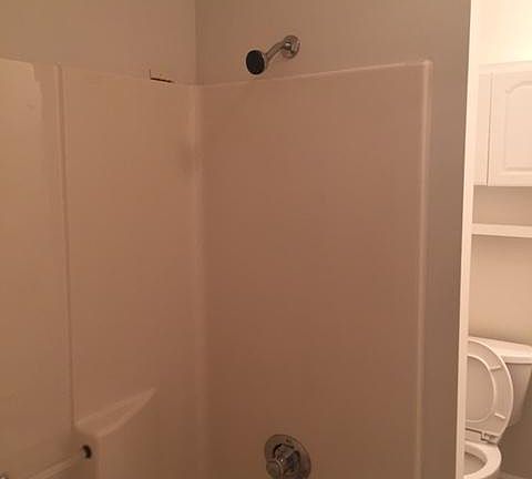 3rd image of 927 N American St