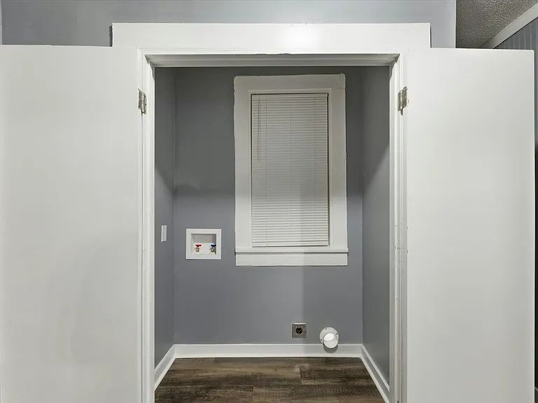 425 Carpenter St — Photo 12