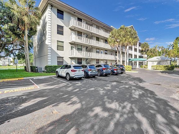 4th image of 1530 Whitehall Drive #301