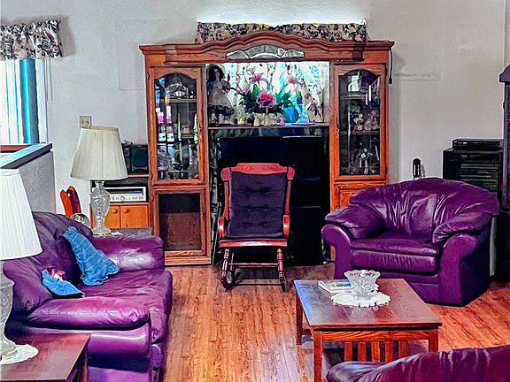 5th image of 10321 Garfield Ave