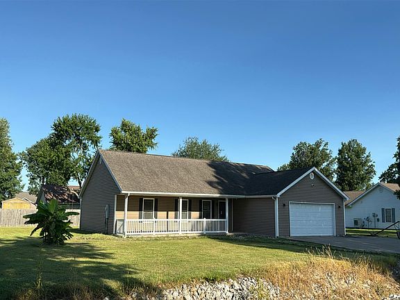 3rd image of 1506 Broeking Rd