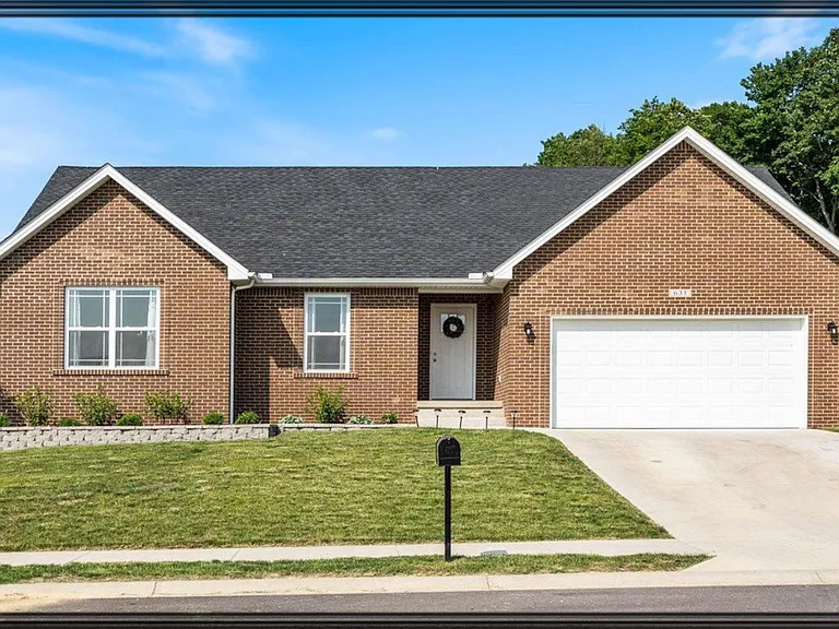 631 Tristan Ln — Photo 1