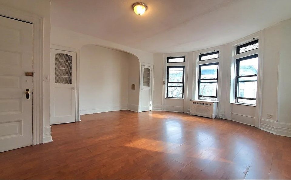 1st image of 284 New York Ave #2