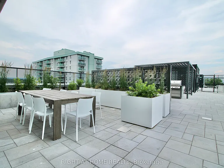 560 Rideau St #1006 — Photo 26