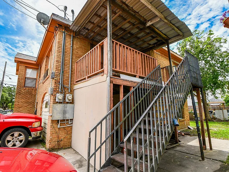 5049 Jefferson St #B — Photo 5