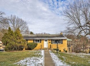4853 Elmwood Dr, Pittsburgh, PA