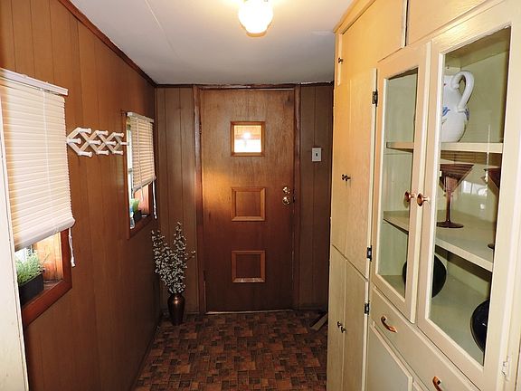 5th image of 52067 Prescott Ave