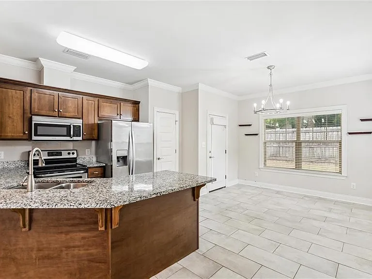 856 Linlen Ave — Photo 4