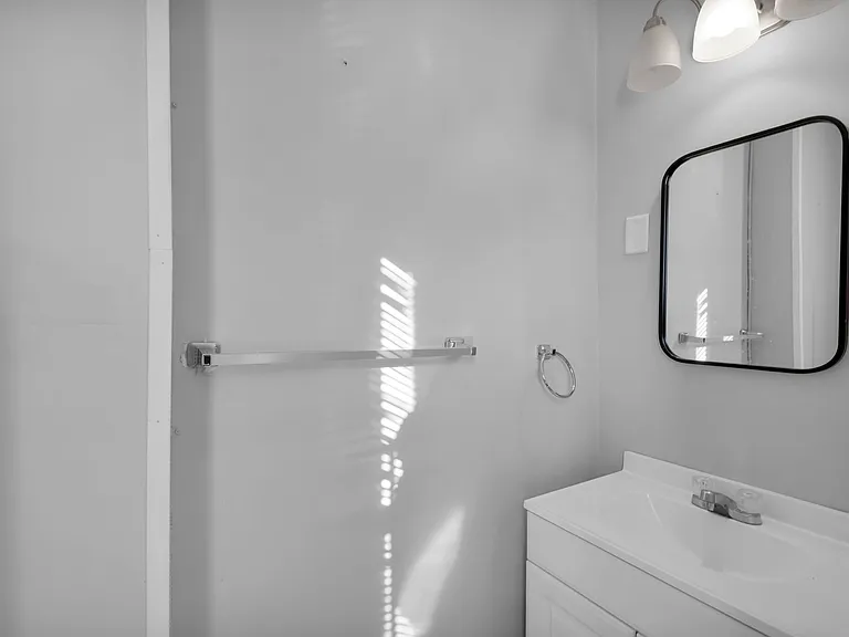 1409 W Linden St — Photo 15