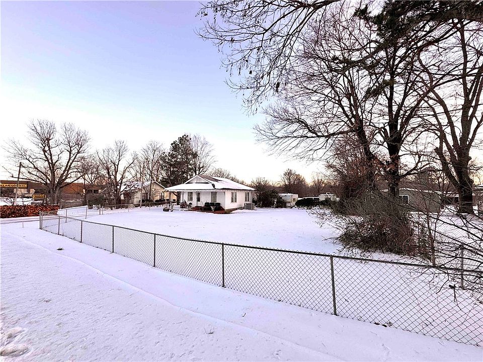 2nd image of 2301 E Huntsville Rd
