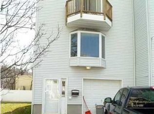 33 Jackson St, Highlands, NJ 07732