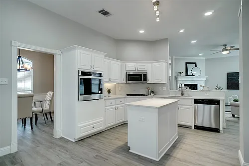 5616 Petunia Dr Photo 1