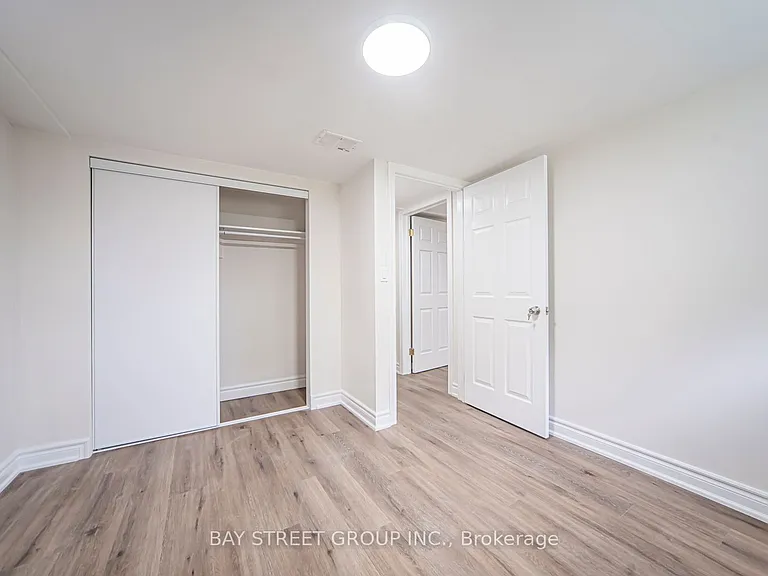 538 Queens Dr #BASEMENT — Photo 22