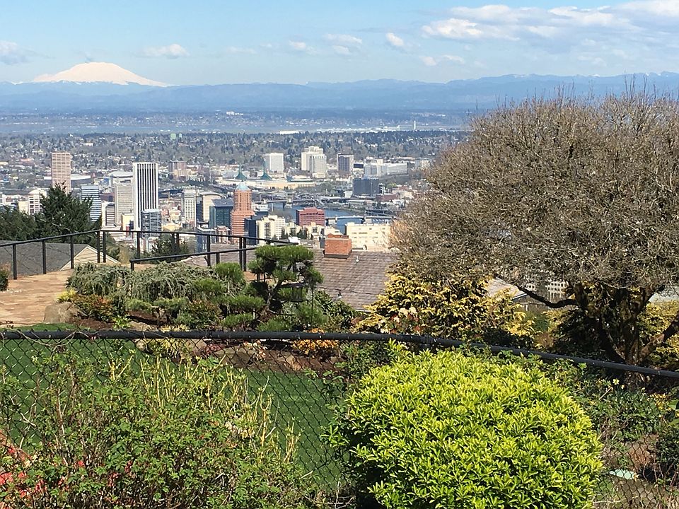 Incredible city and mountain view