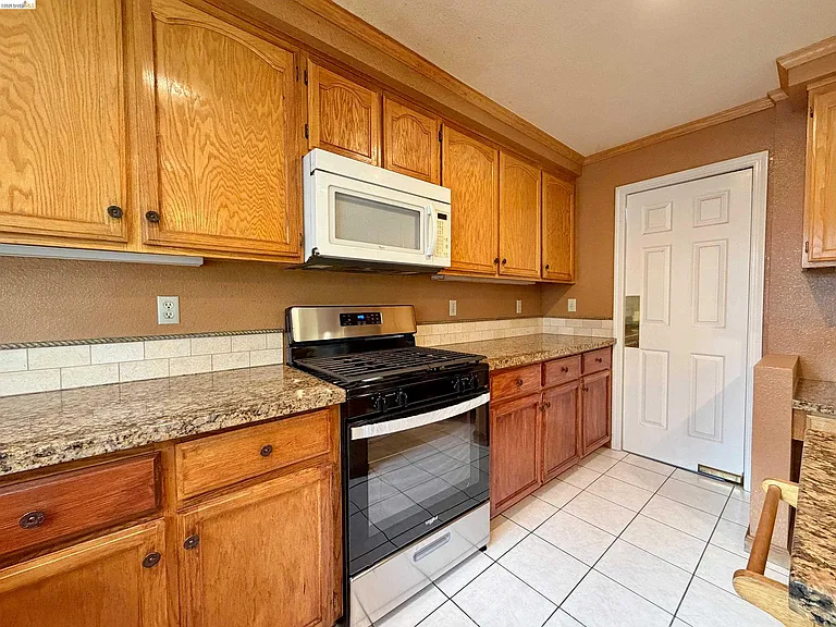 7 Goldmeadow Ct — Photo 5