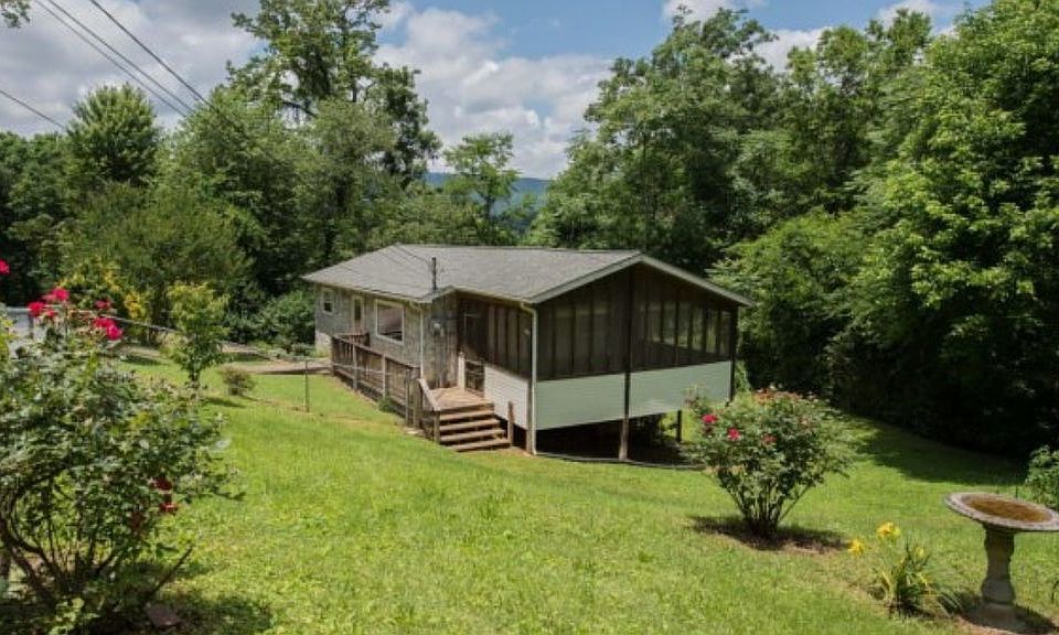 1st image of 305 Freudenburg Ln