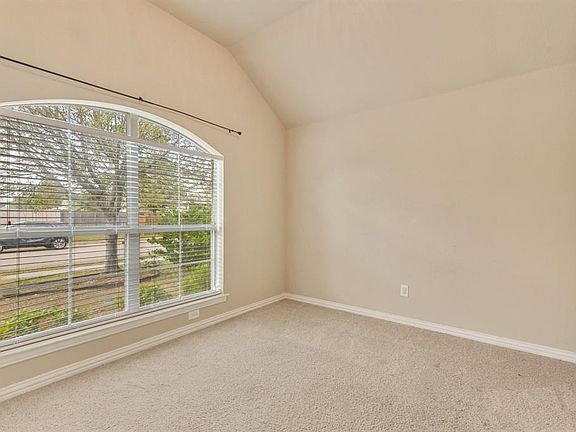 4th image of 136 Horseshoe Bnd